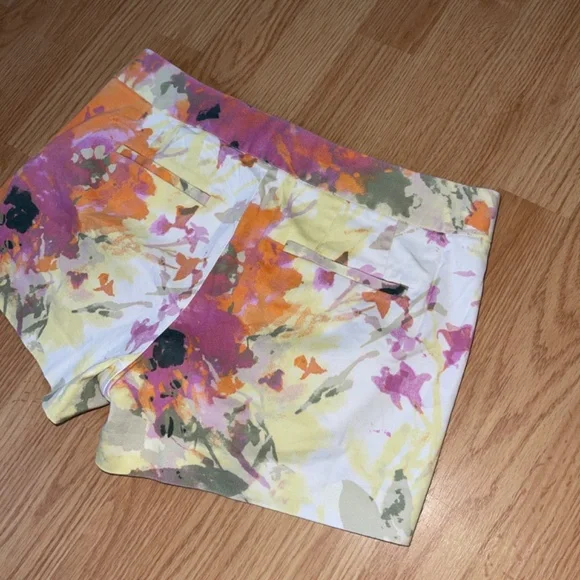 J. Crew Floral 3 Inch Inseam Colorful with Pockets Stretch Shorts Size 2 - Picture 7 of 8